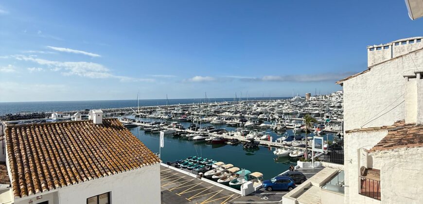 Gorgeous front-line penthouse in the vibrant marina of Puerto Banus