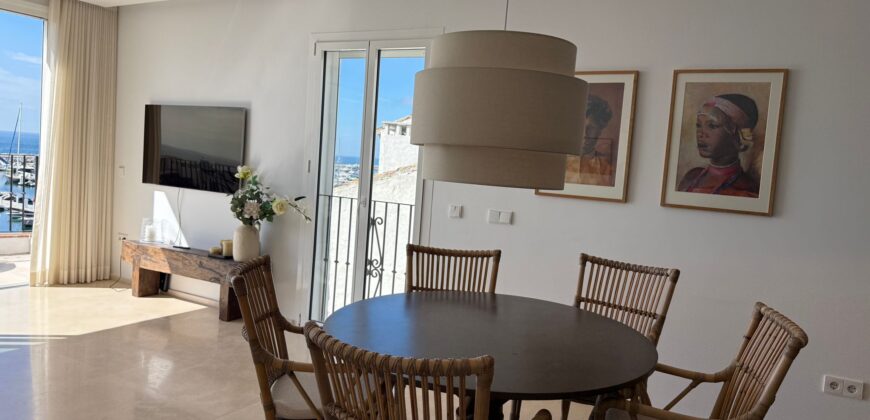 Gorgeous front-line penthouse in the vibrant marina of Puerto Banus
