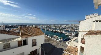 Gorgeous front-line penthouse in the vibrant marina of Puerto Banus