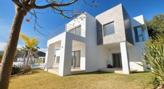 URB. PUERTO DEL CAPITAN, CASA 20