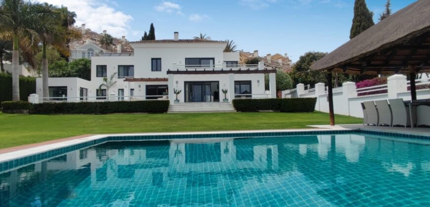 A Contemporary and Renovated 5-bedroom Villa in Nueva Andalucía