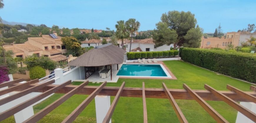A Contemporary and Renovated 5-bedroom Villa in Nueva Andalucía