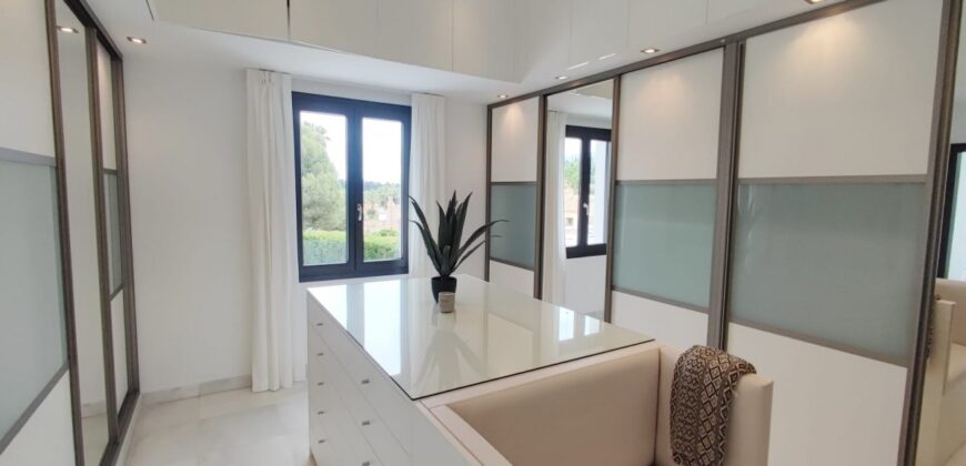 A Contemporary and Renovated 5-bedroom Villa in Nueva Andalucía