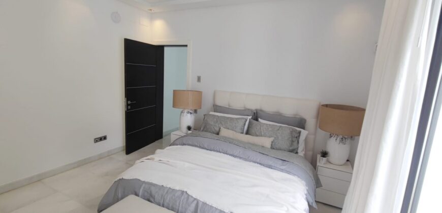A Contemporary and Renovated 5-bedroom Villa in Nueva Andalucía