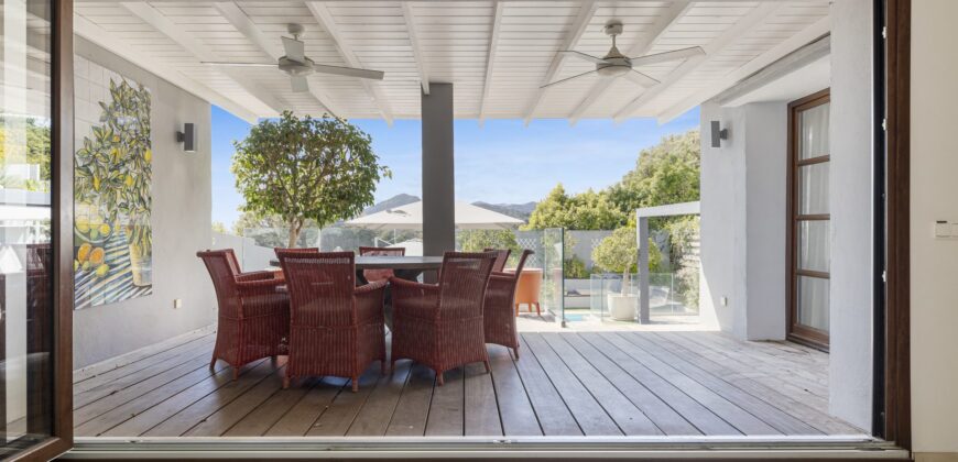 Exceptional 5-Bedroom Townhouse in La Perla de la Heredia, Benahavís