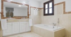 Exceptional 5-Bedroom Townhouse in La Perla de la Heredia, Benahavís