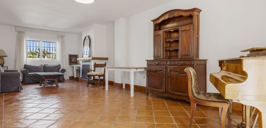 Traditional Andalusian Semi-detached Villa in San Pedro de Alcántara, Marbella