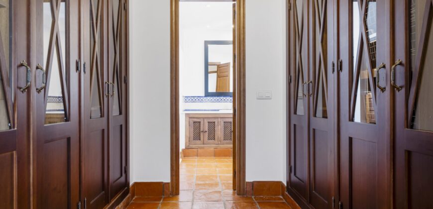 Traditional Andalusian Semi-detached Villa in San Pedro de Alcántara, Marbella