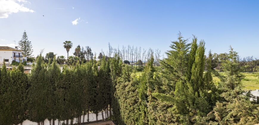 Traditional Andalusian Semi-detached Villa in San Pedro de Alcántara, Marbella