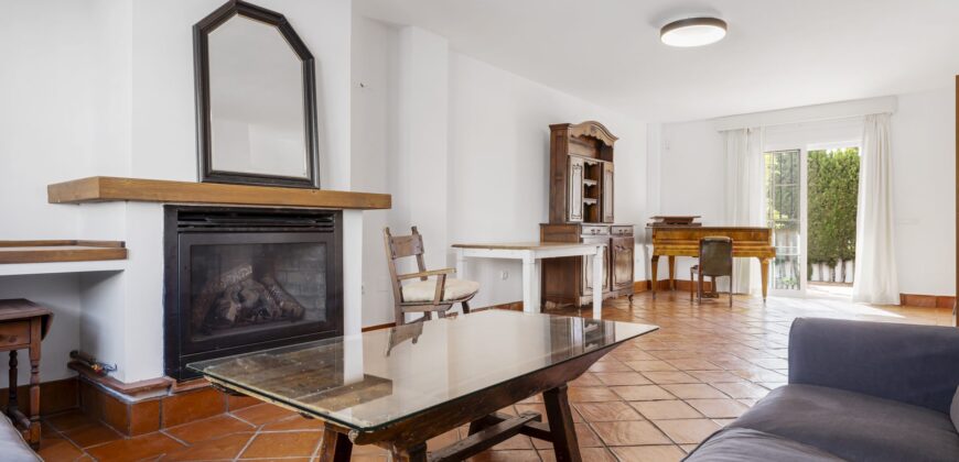 Traditional Andalusian Semi-detached Villa in San Pedro de Alcántara, Marbella