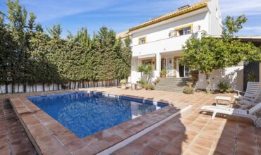 Traditional Andalusian Semi-detached Villa in San Pedro de Alcántara, Marbella