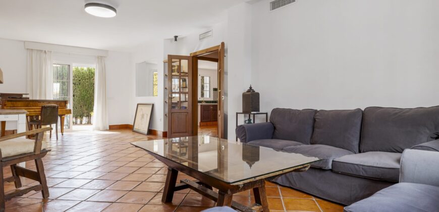 Traditional Andalusian Semi-detached Villa in San Pedro de Alcántara, Marbella