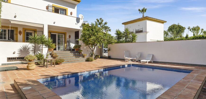 Traditional Andalusian Semi-detached Villa in San Pedro de Alcántara, Marbella