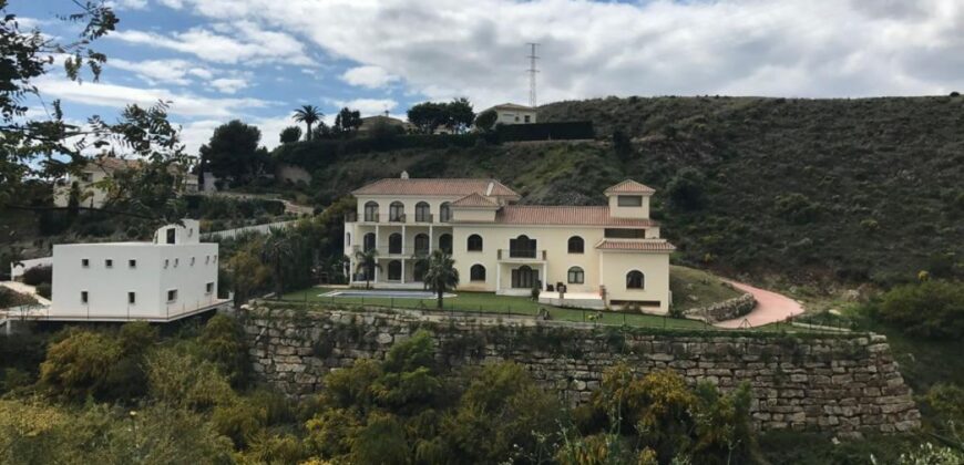 Stunning Villa in El Paraíso