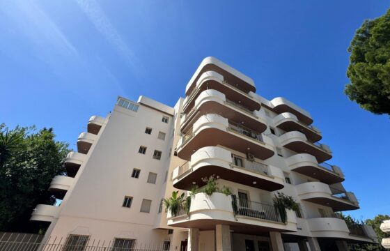 Beautifully Renovated Apartment in Nueva Andalucia
