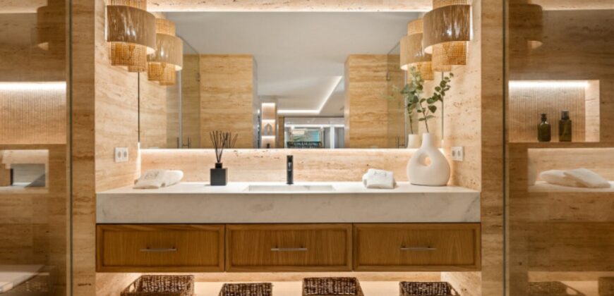 Beautiful 6 Bedroom Villa in Aloha