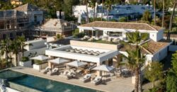 Beautiful 6 Bedroom Villa in Aloha