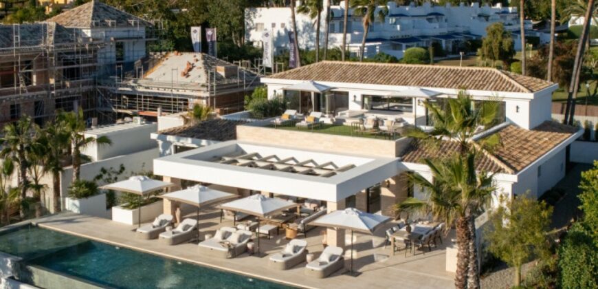 Beautiful 6 Bedroom Villa in Aloha