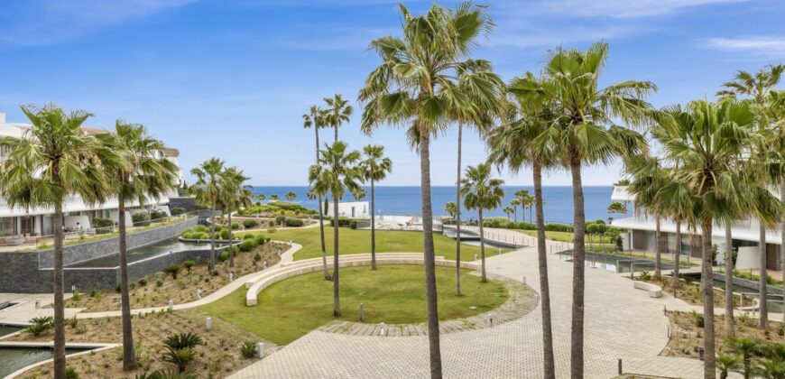 Exquisite Frontline Beach Apartment in The Edge, Estepona