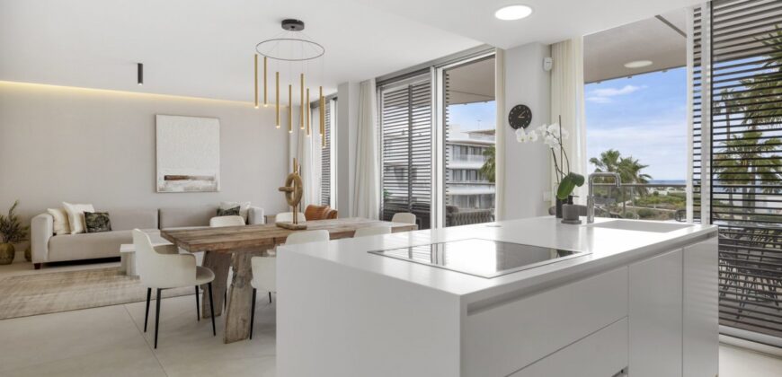 Exquisite Frontline Beach Apartment in The Edge, Estepona