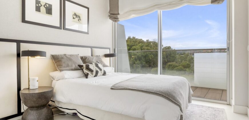 Exquisite Frontline Beach Apartment in The Edge, Estepona