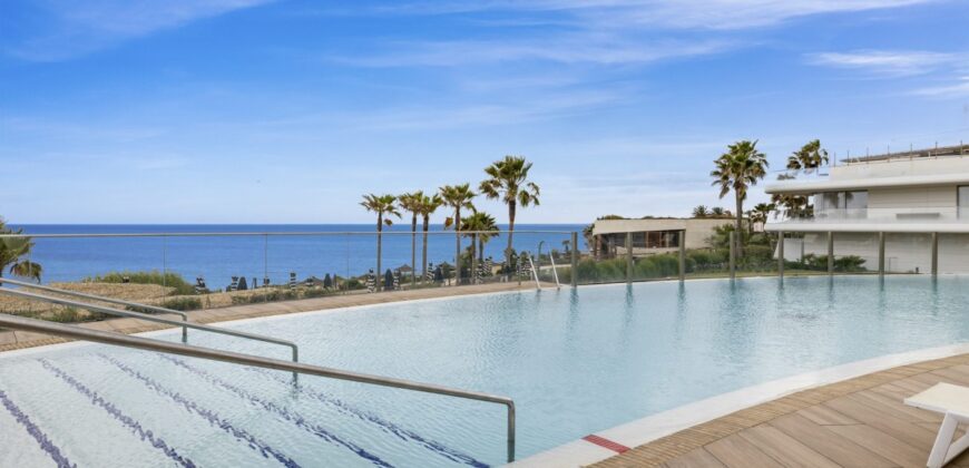 Exquisite Frontline Beach Apartment in The Edge, Estepona