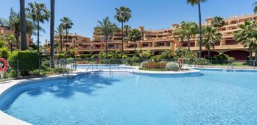 Elegant Beachfront Apartment in Riviera Andaluza, Estepona