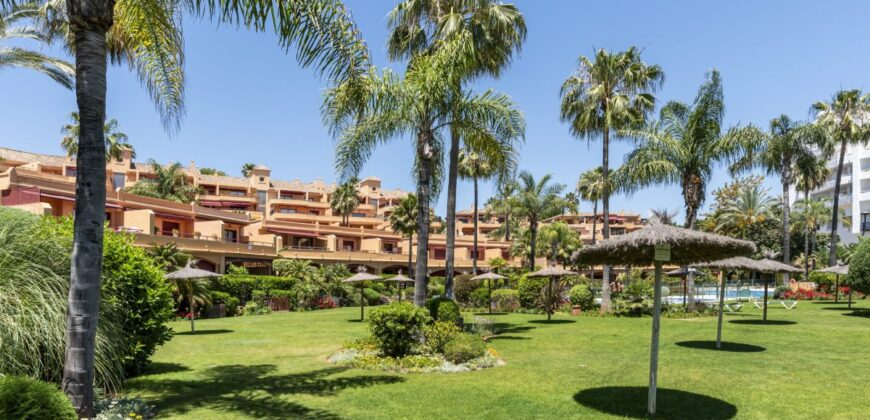 Elegant Beachfront Apartment in Riviera Andaluza, Estepona