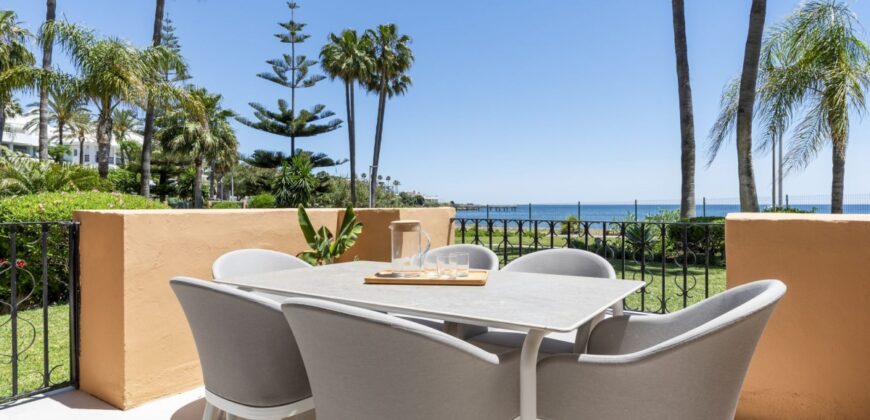 Elegant Beachfront Apartment in Riviera Andaluza, Estepona