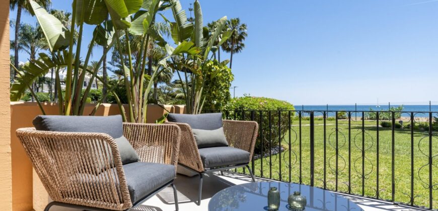 Elegant Beachfront Apartment in Riviera Andaluza, Estepona