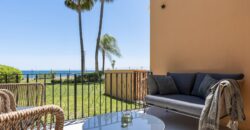 Elegant Beachfront Apartment in Riviera Andaluza, Estepona