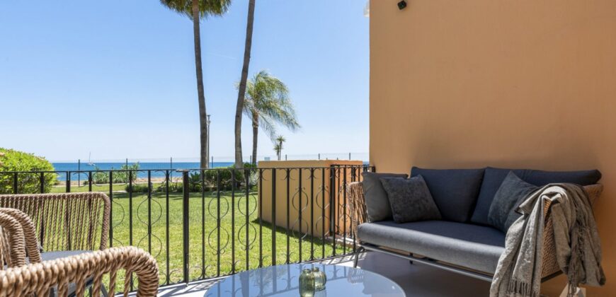 Elegant Beachfront Apartment in Riviera Andaluza, Estepona