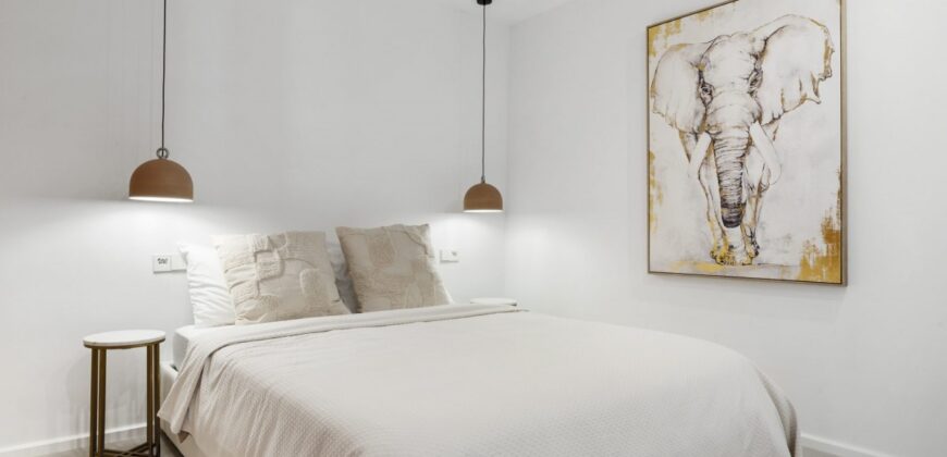Elegant Beachfront Apartment in Riviera Andaluza, Estepona