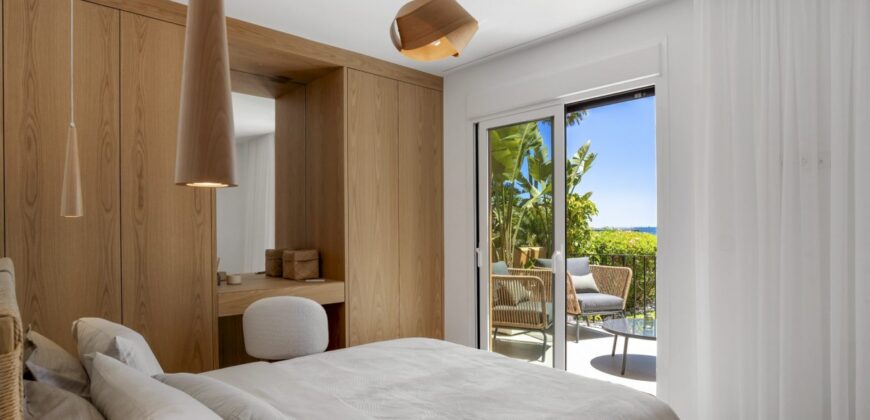 Elegant Beachfront Apartment in Riviera Andaluza, Estepona