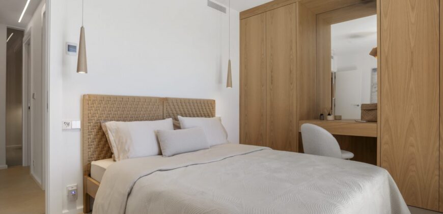 Elegant Beachfront Apartment in Riviera Andaluza, Estepona