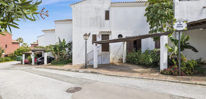 2-Bedroom Townhouse in Frontline Beach Complex – Bahía Azul, Estepona West