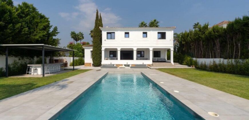 Tranquil and Luxurious 6 bedroom Villa in the heart of Marbella’s prestigious Nueva Andalucia.