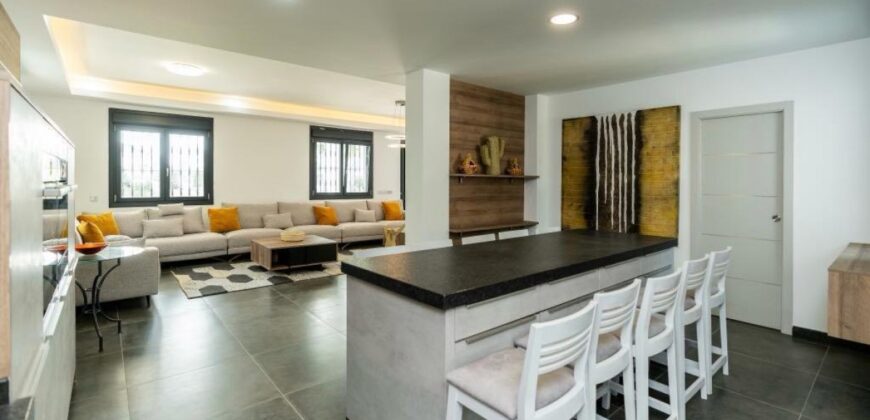 Tranquil and Luxurious 6 bedroom Villa in the heart of Marbella’s prestigious Nueva Andalucia.