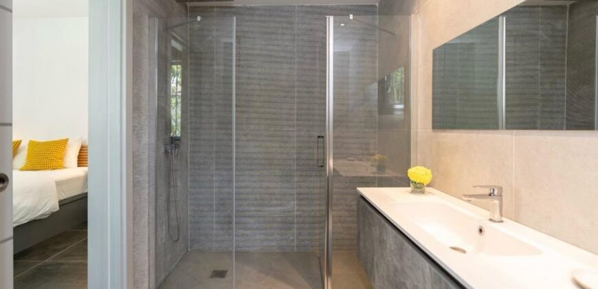 Tranquil and Luxurious 6 bedroom Villa in the heart of Marbella’s prestigious Nueva Andalucia.