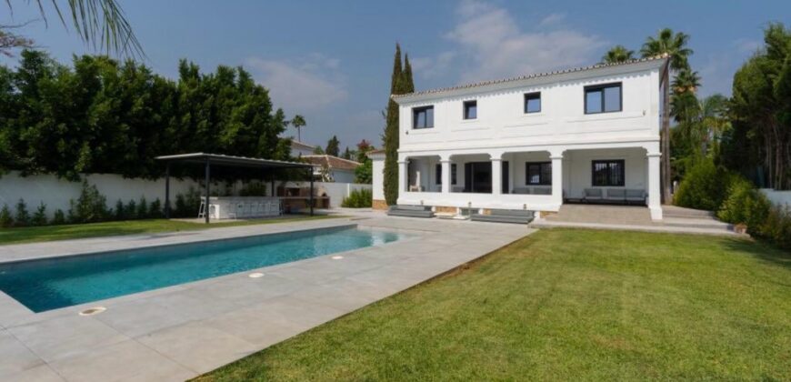 Tranquil and Luxurious 6 bedroom Villa in the heart of Marbella’s prestigious Nueva Andalucia.