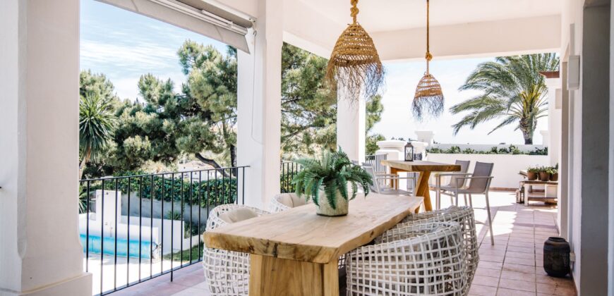 An elegant Andalusian style villa in La Resina Golf – New Golden Mile, Estepona