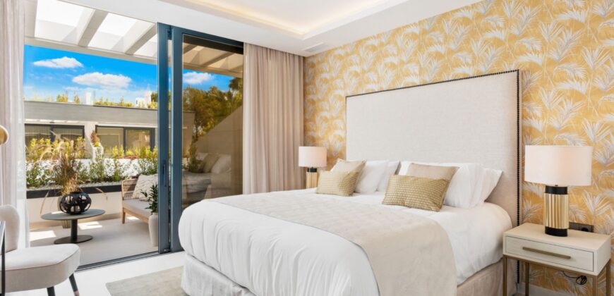 Stunning Modern Townhouse in the Prestigious Banus Bay