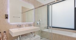 Stunning Modern Townhouse in the Prestigious Banus Bay