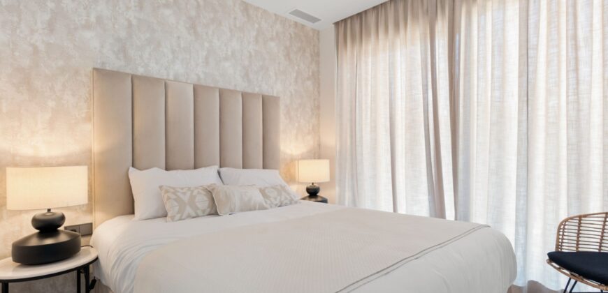 Stunning Modern Townhouse in the Prestigious Banus Bay