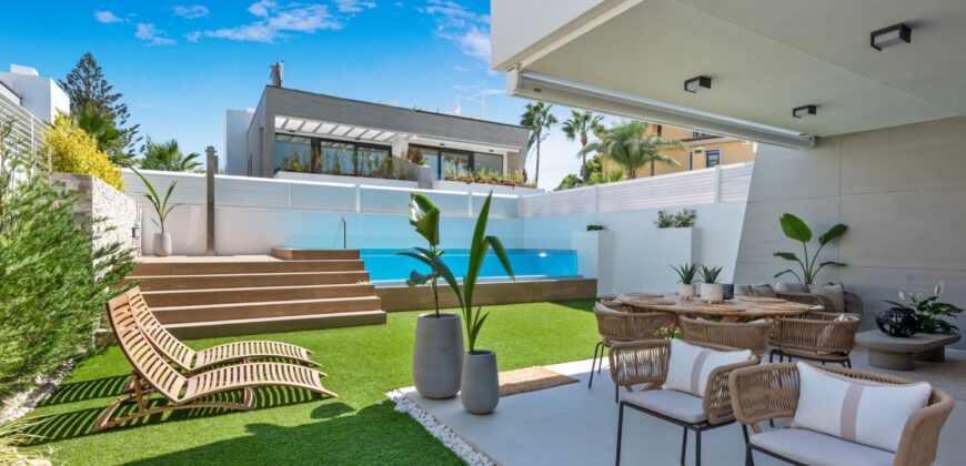 Stunning Modern Townhouse in the Prestigious Banus Bay