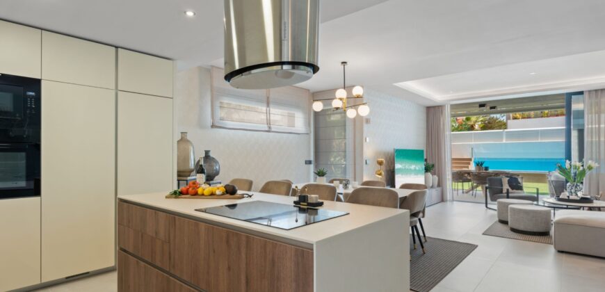 Stunning Modern Townhouse in the Prestigious Banus Bay