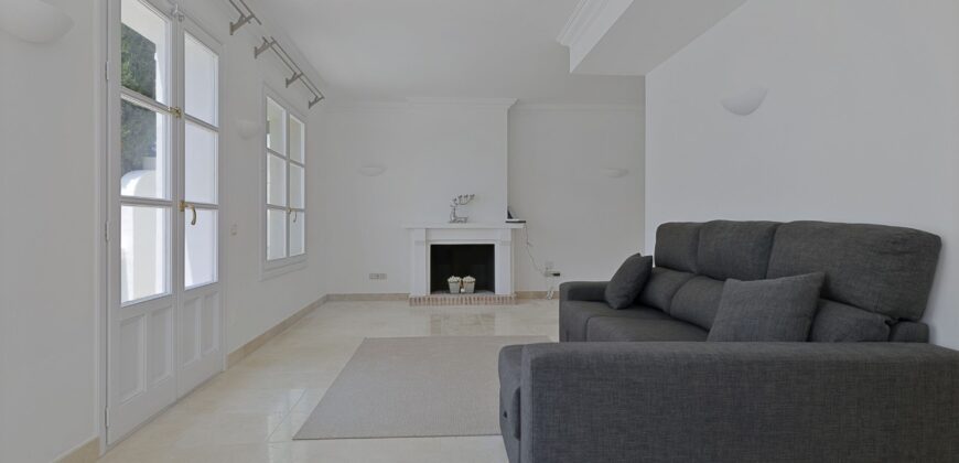 Cozy Townhouse in La Perla de La Heredia