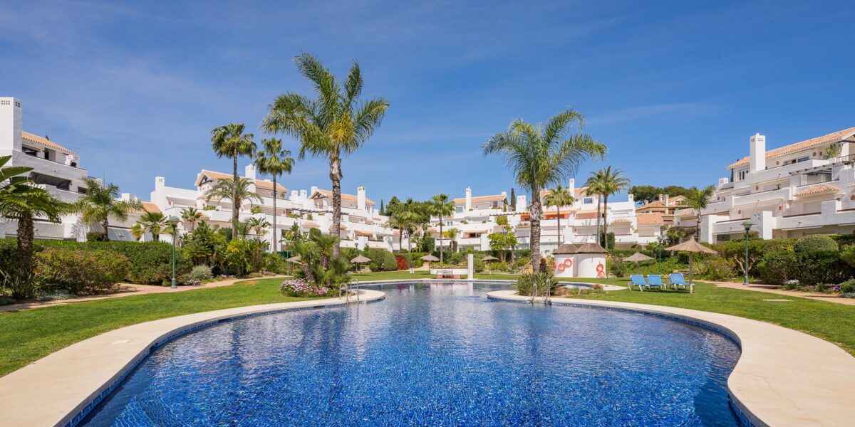 Fully Renovated Beachfront Apartment in Los Monteros