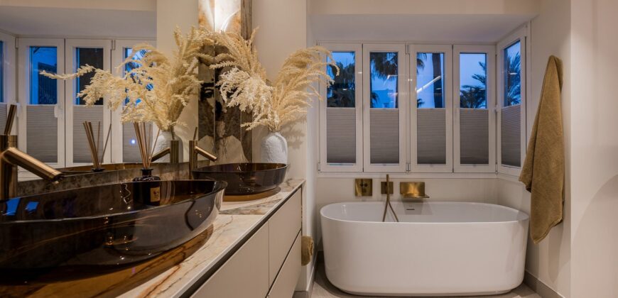 Beautiful Newly Renovated Apartment in Palm Beach