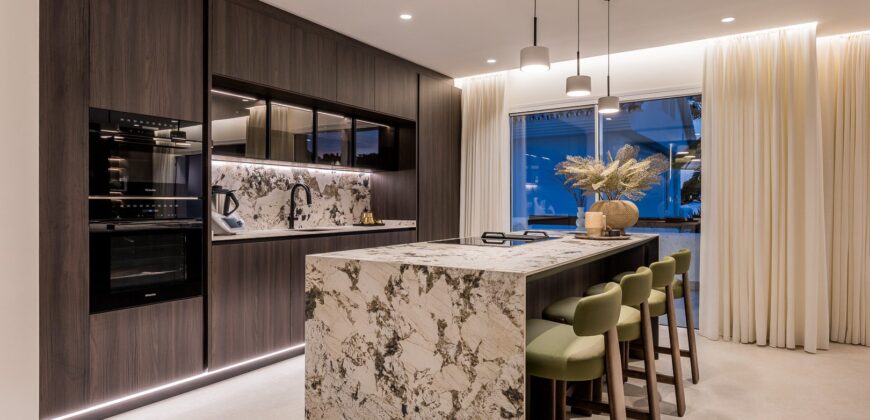 Beautiful Newly Renovated Apartment in Palm Beach